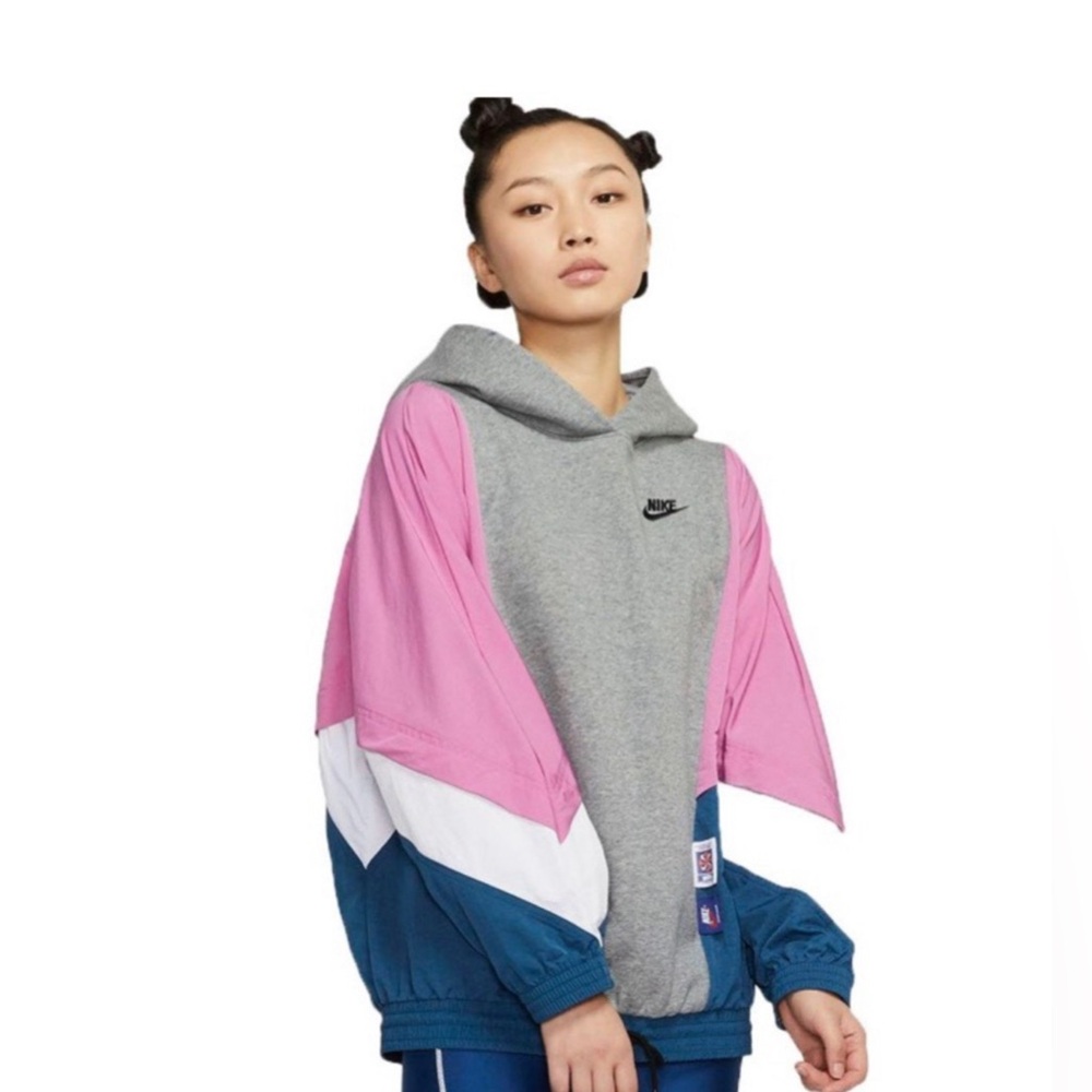 Nike Women’s Pullover Hoodie - Picture 1 of 3